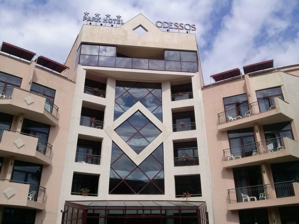 Od frontu Odessos Park Hotel