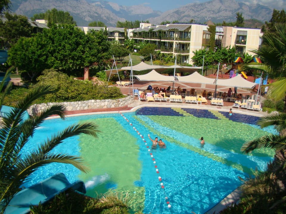 Бассейн Limak Limra Hotel & Resort