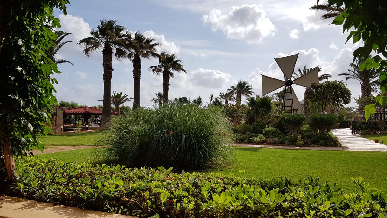 Gartenanlage Anissa Beach & Village