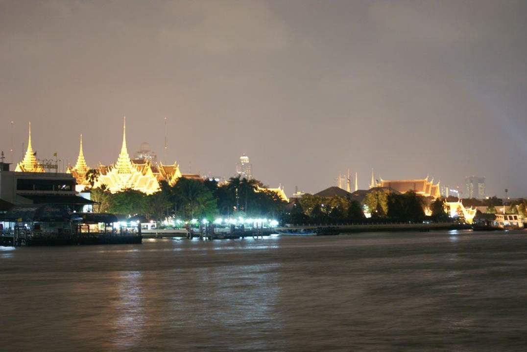 Blick von der Terrasse am Abend! Hotel Ibrik Resort by the River