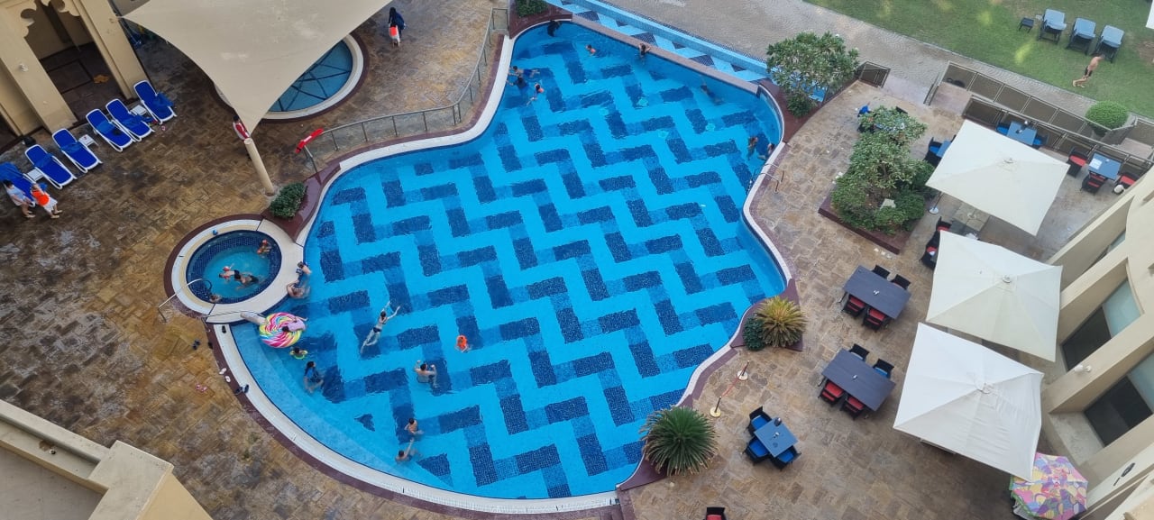 Pool Bahi Ajman Palace Hotel