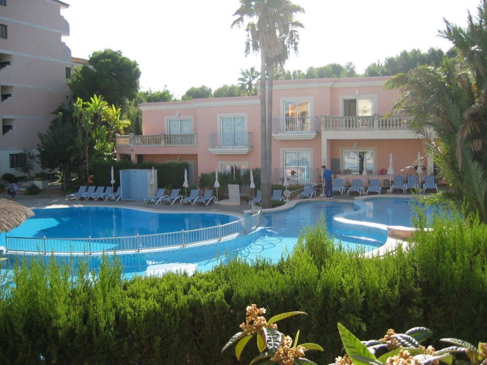 Große Poolanlage mit Poolbar R2 Lago Playa Park