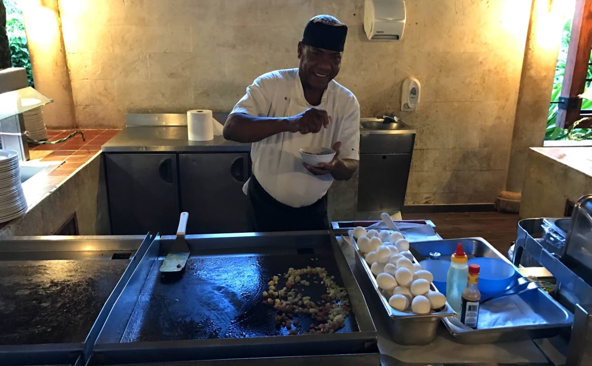 Der Omelette-Mann Villas Bavaro Resort & Spa