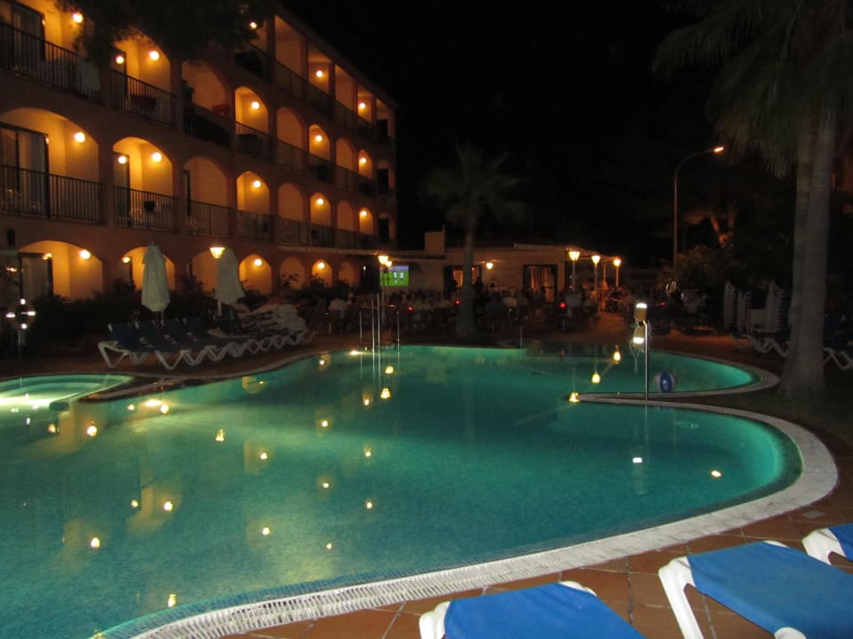 Bei Nacht Valentin Somni Hotel & Suites