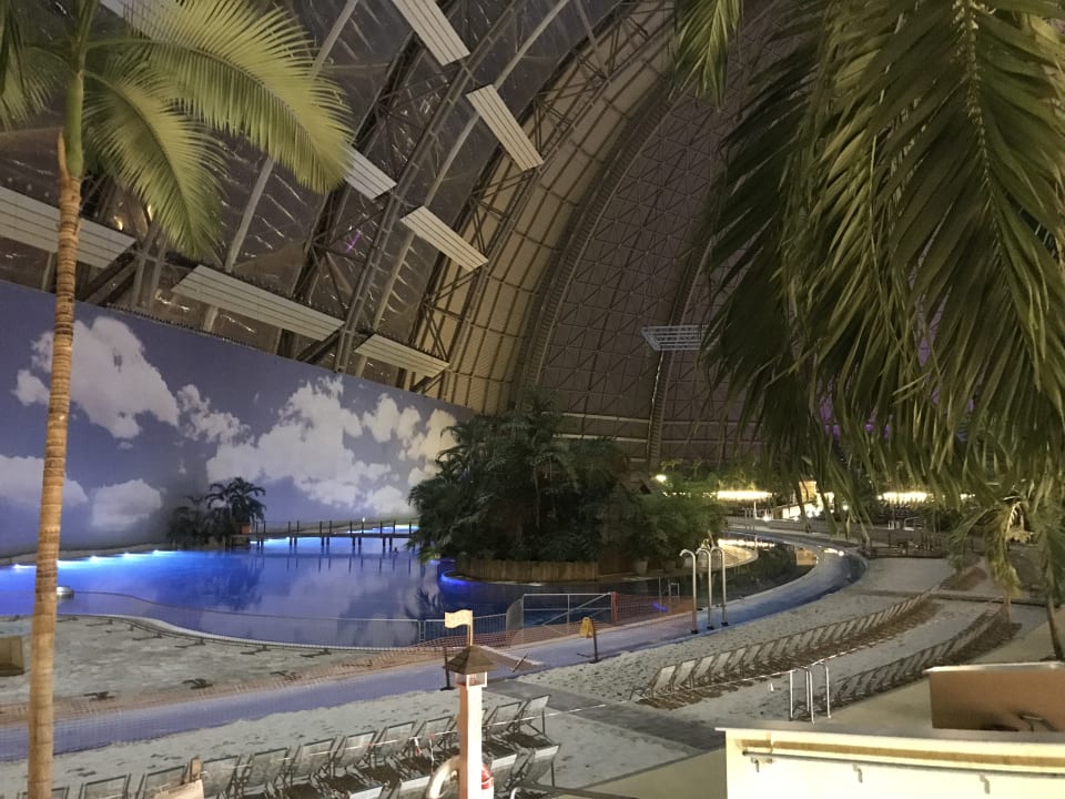 Pool Tropical Islands Resort