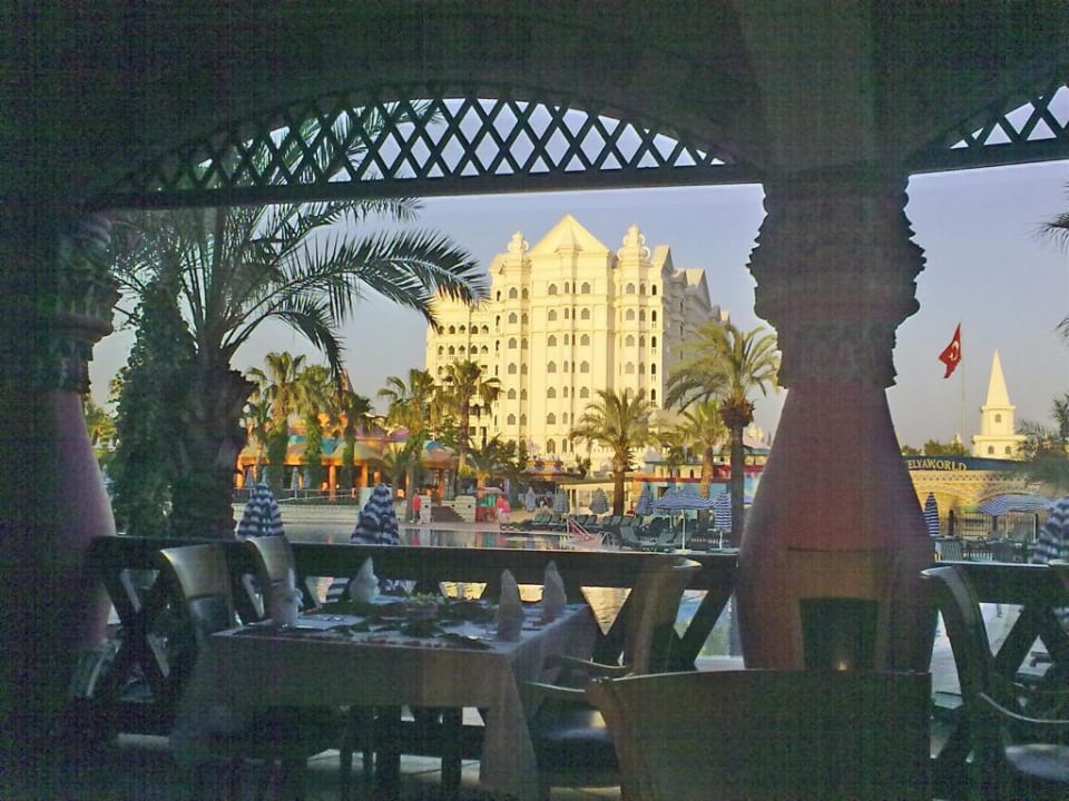 Restaurant Kamelya Aishen Club