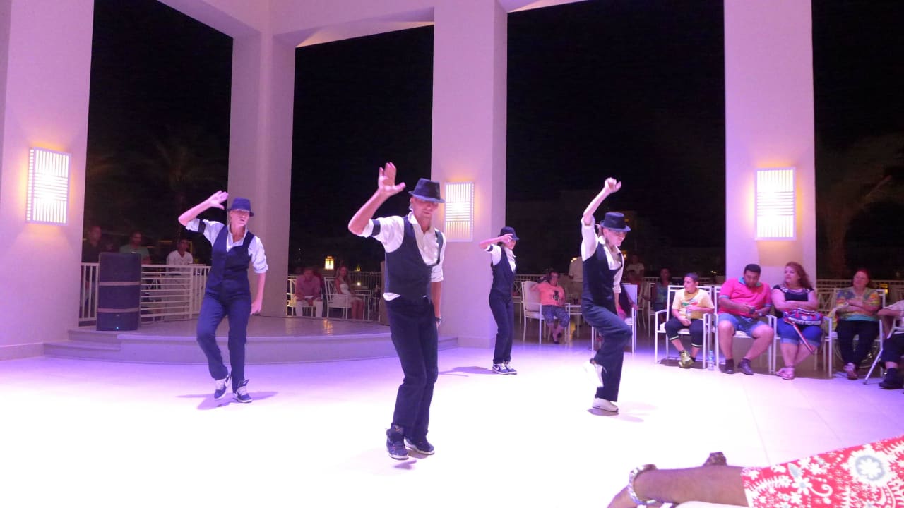 Abendunterhaltung in der Outdoor-Bar um 21:00 Uhr Jaz Aquaviva