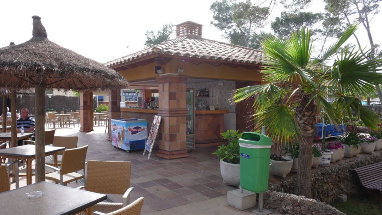 Blick auf die Poolbar Grupotel Montecarlo