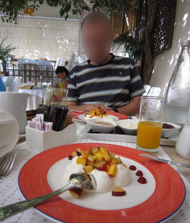 Breakfast Avli Lounge Apartments