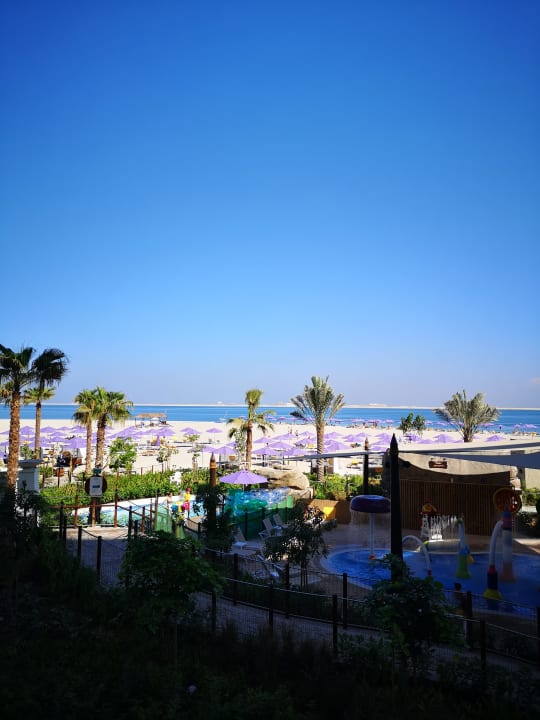 Ausblick Centara Mirage Beach Resort Dubai - A World of Family Fun