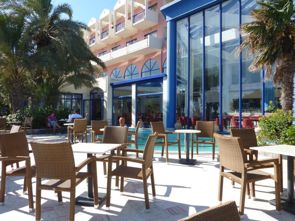 Barbereich aussen Kresten Palace Hotel