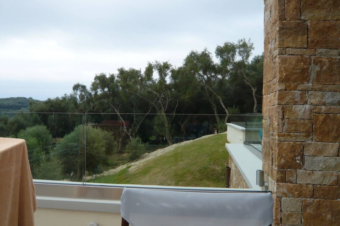 Garten Golden Bay Suites & Maisonettes