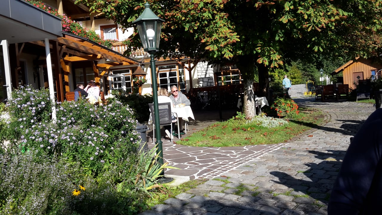 Außenansicht Hotel Stadler am Attersee