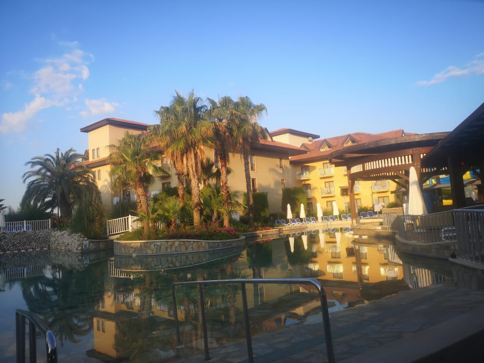 Pool Club Grand Side