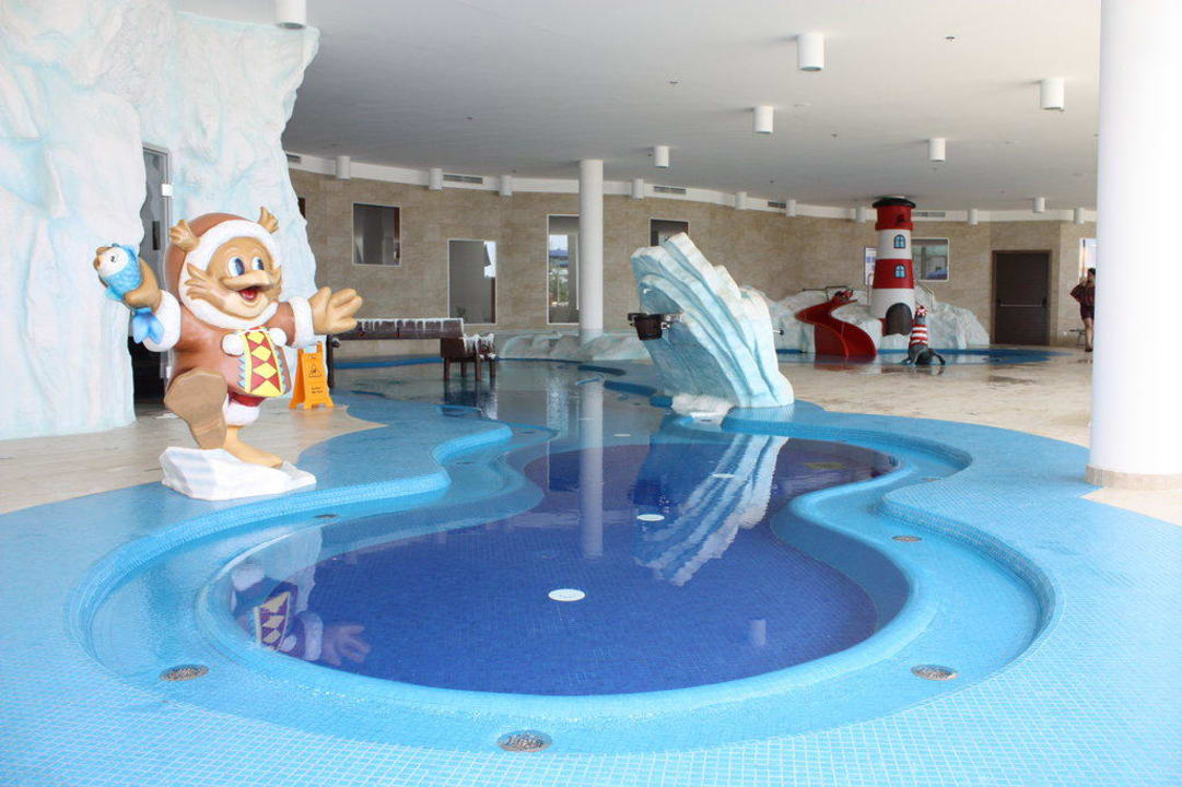 Kinder Indoorpool Falkensteiner Family Hotel Diadora