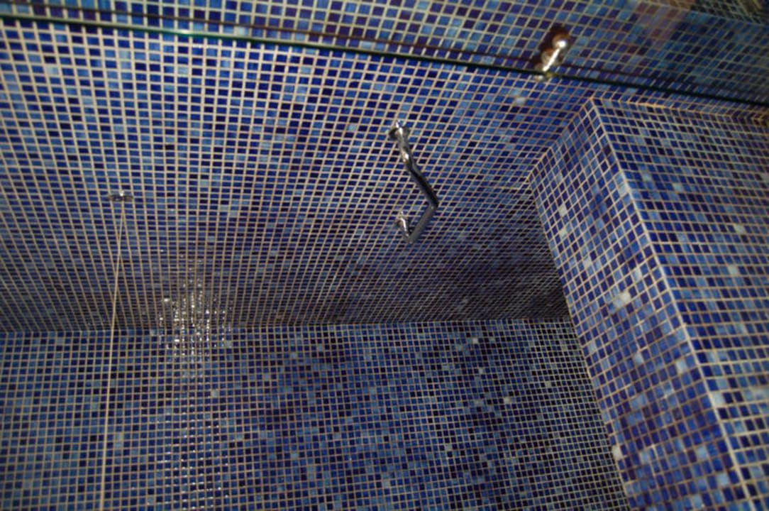 Dusche mit Sitzbadewanne Sheraton Miramar Resort El Gouna
