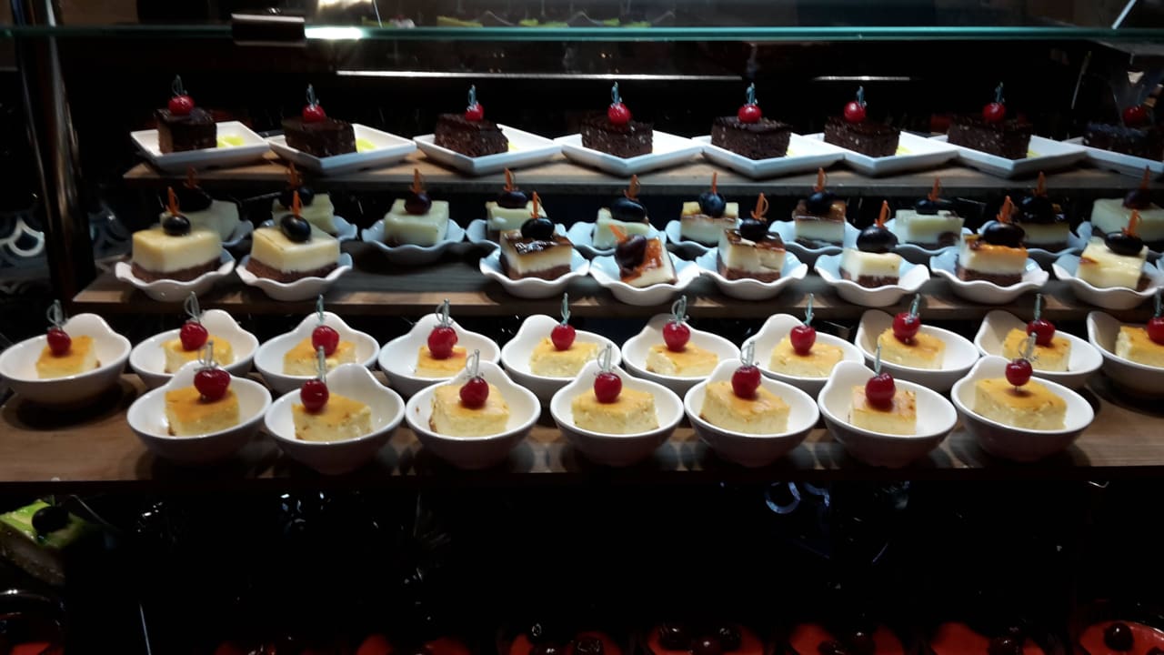 Dessert Belek Beach Resort Hotel