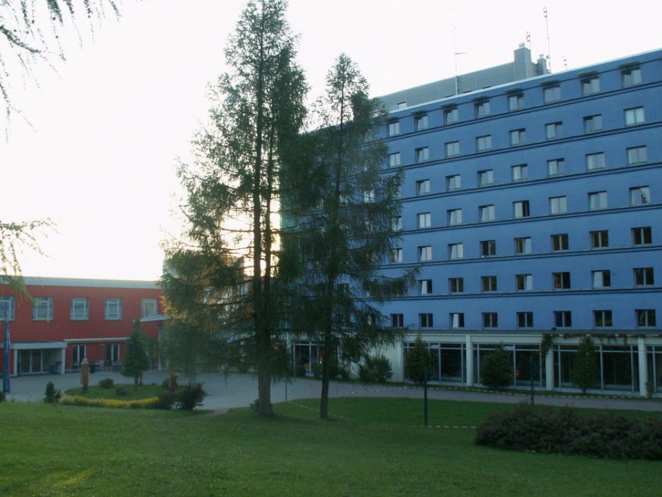 Aussen Blau und innen Wunder Hotel Am Bühl