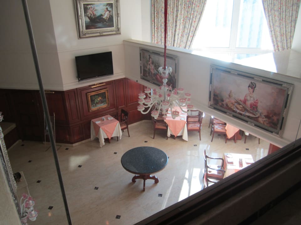 Restaurant The Royal Plaza Hotel