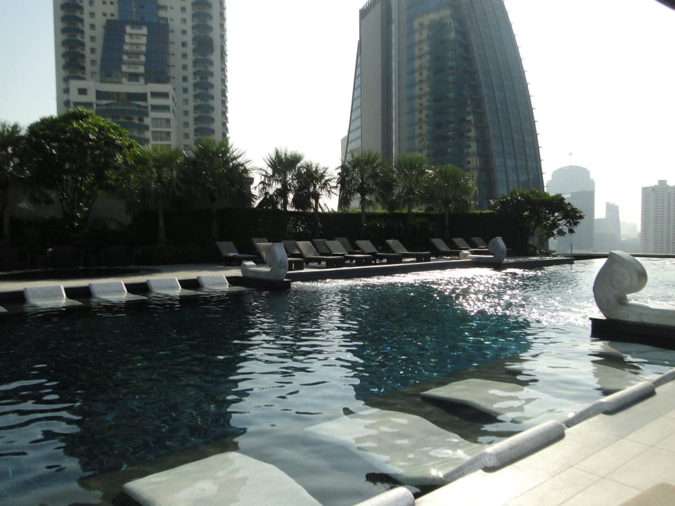 Pool Grande Centre Point Hotel Terminal 21