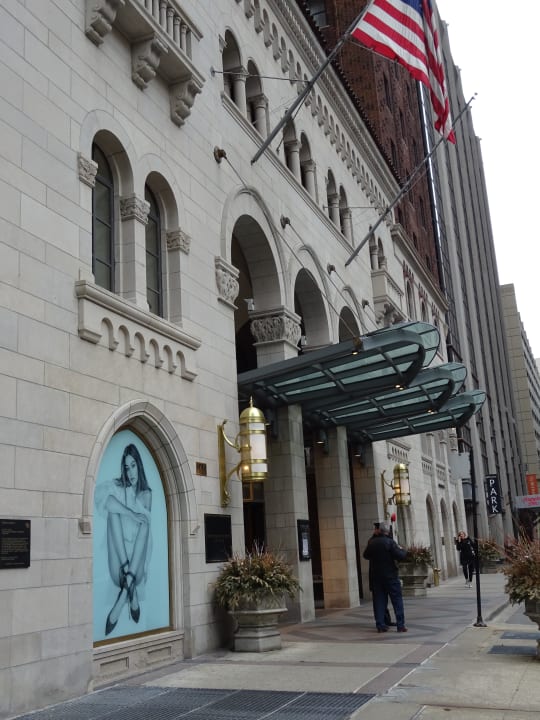 Lobby Warwick Allerton Hotel Chicago