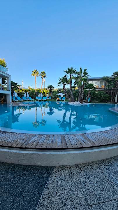 Pool Color Hotel