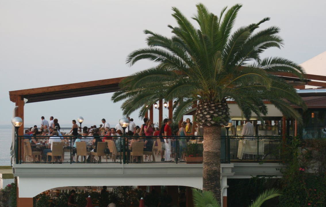 Terrasse Hauptrestaurant Aldiana Club Rocca Nettuno Calabria
