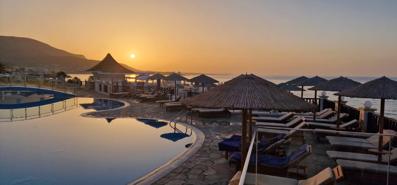 Ausblick Alexander Beach Hotel & Village Resort