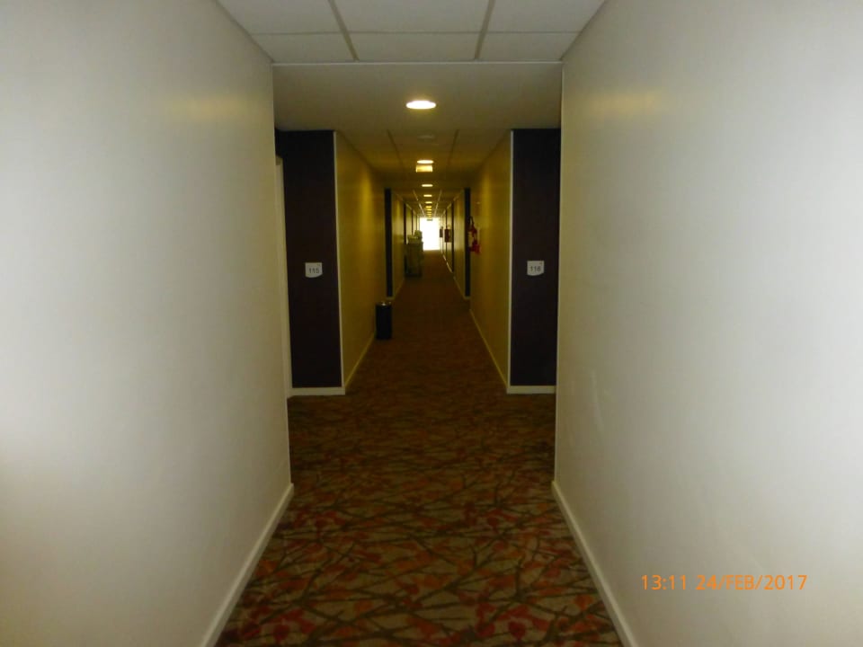 Gang im EG Hotel Panamby Guarulhos