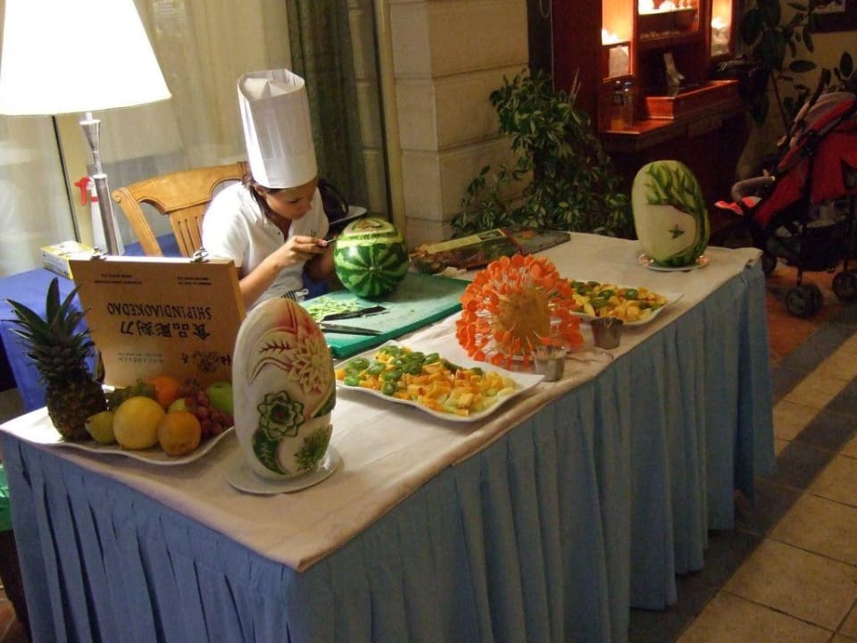 Melonen-Künstlerin Lindos Princess Beach Resort & Spa