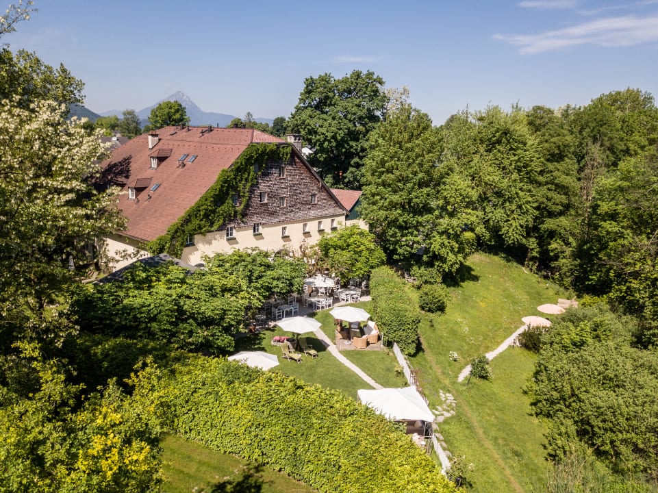 Gartenanlage Der Schlosswirt zu Anif - Biedermeierhotel & Restaurant