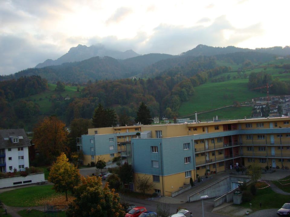 Ausblick vom Zimmer Richtung Pilatus ibis Hotel Luzern Kriens