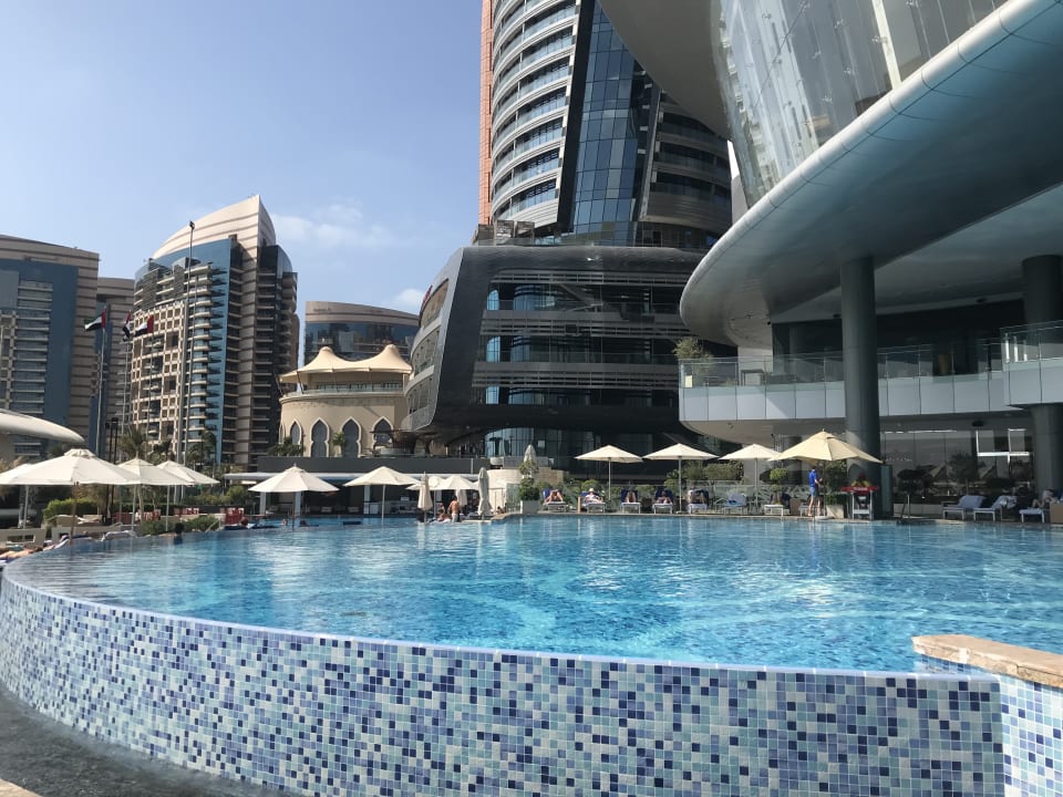 Pool Conrad Abu Dhabi Etihad Towers