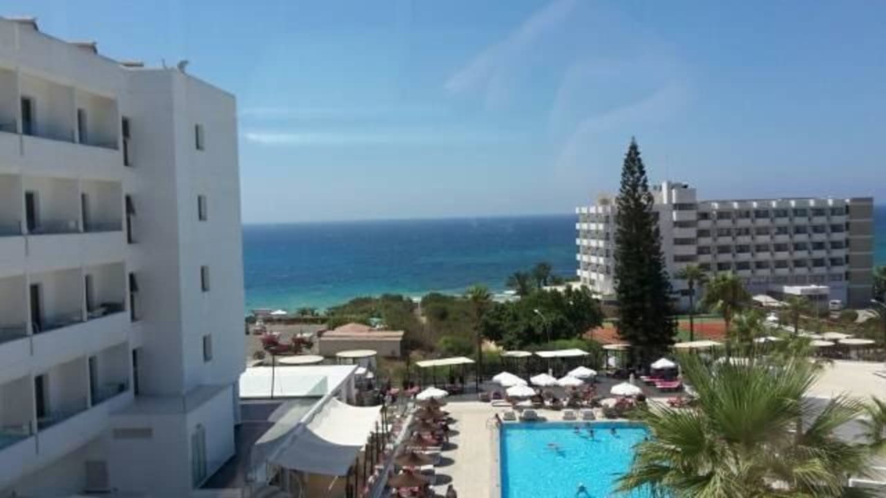 Ausblick der Junior Suite Napa Mermaid Hotel & Suites