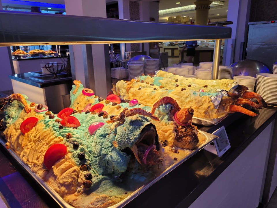 Gastro Sunrise Queen Luxury Hotel