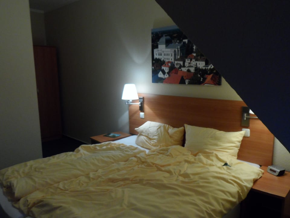 Leider zwei einzelne Betten  Hermes Hotel