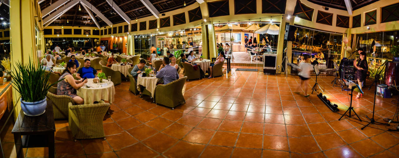 Gastro Pandanus Resort