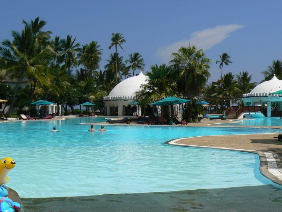 Pool Southern Palms Hotel Southern Palms Beach Resort