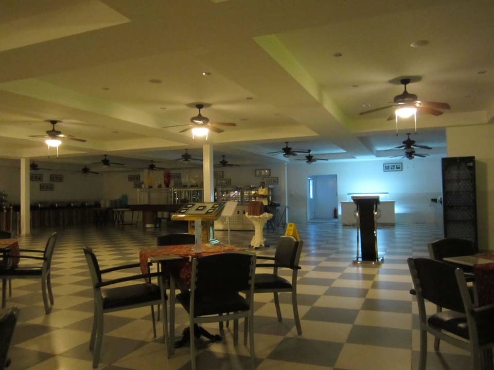 Restaurant am Pool Hotel Botanik Platinum