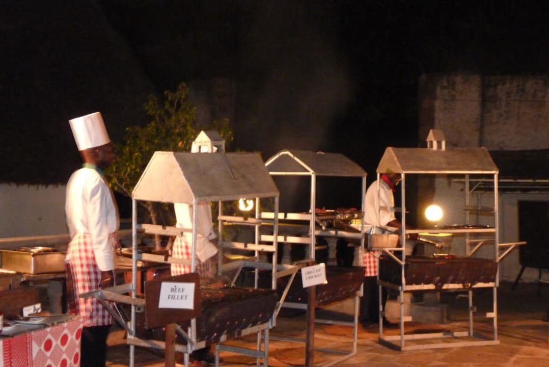 Freitag wird gegrillt  Hotel Papillon Lagoon Reef