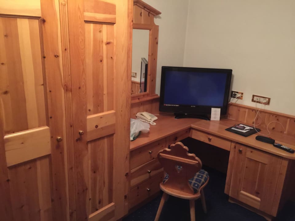 Tv mit Schreibtisch Alpenhotel Plaza