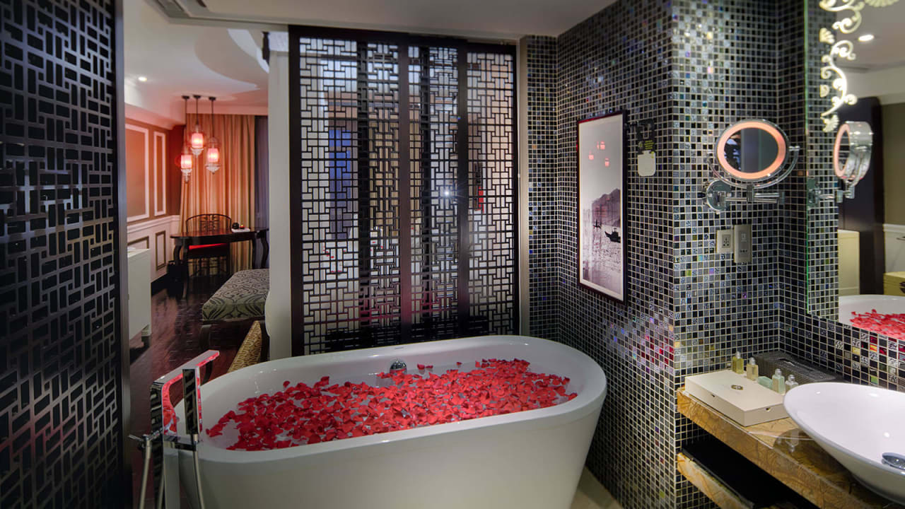 Honeymoon Setup Hotel Royal Hoi An - MGallery Collection