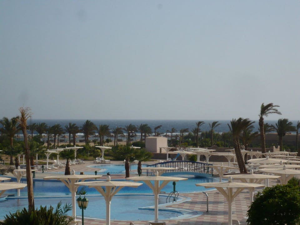 Pool Pensée Royal Garden Beach Resort