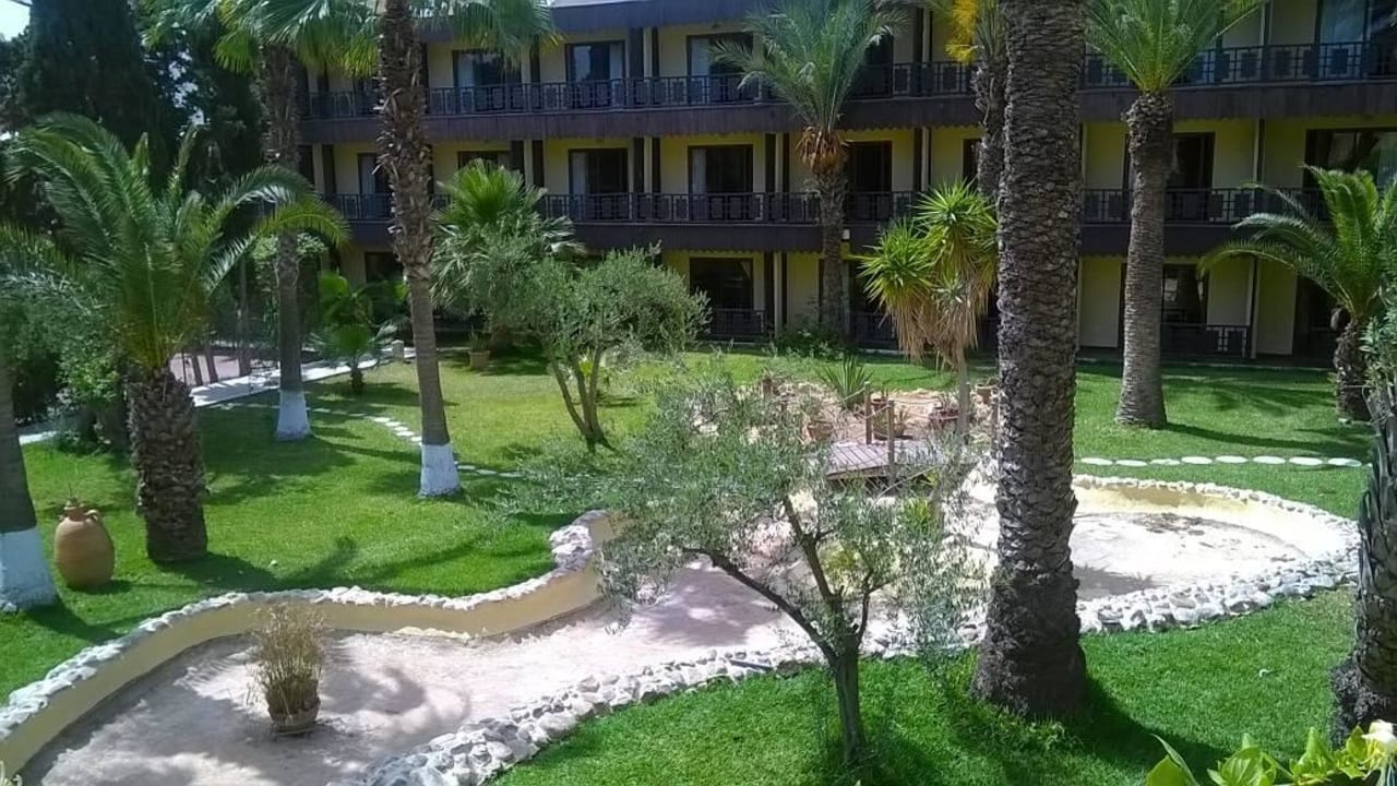 Gartenanlage Hotel Paradis Palace