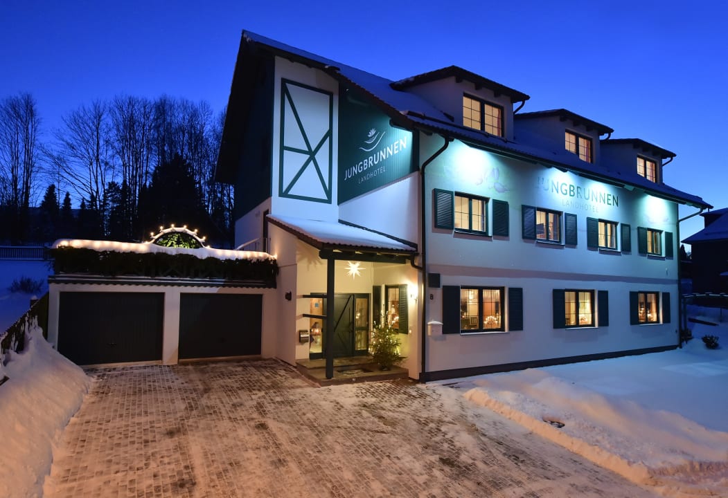 Außenansicht Landhotel Jungbrunnen
