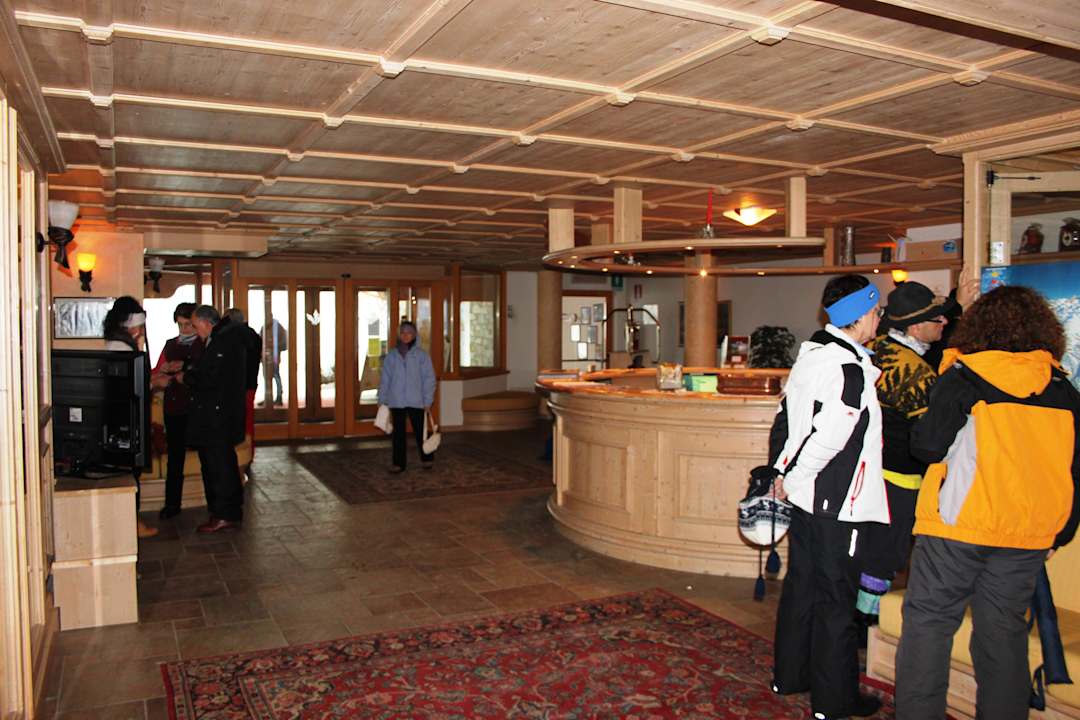 Rezeption Boscone Suite Hotel