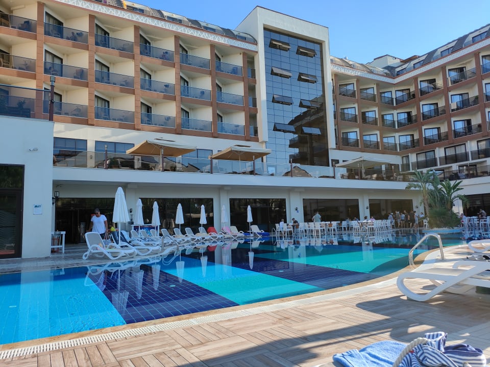 Pool Glamour Resort & Spa