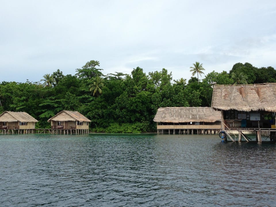 Tauchbasis mit Restaurant und Bungalows Papua Paradise Eco Resort