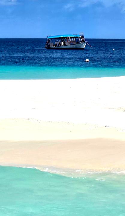 Strand Constance Moofushi Maldives