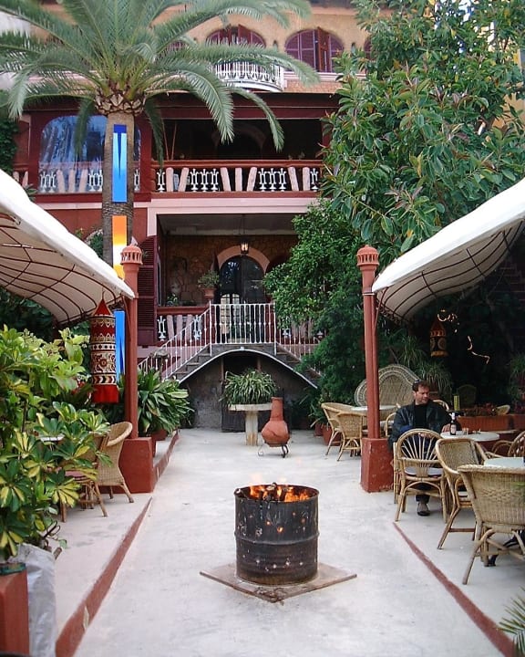 Patio Hostal Corona Hostal Corona